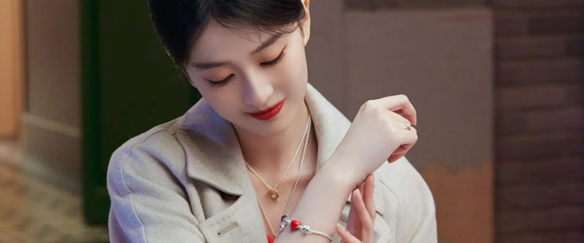 乔欣佩戴，Pandora潘多拉珠宝推出Moments系列全新龙年春节及情人节单品