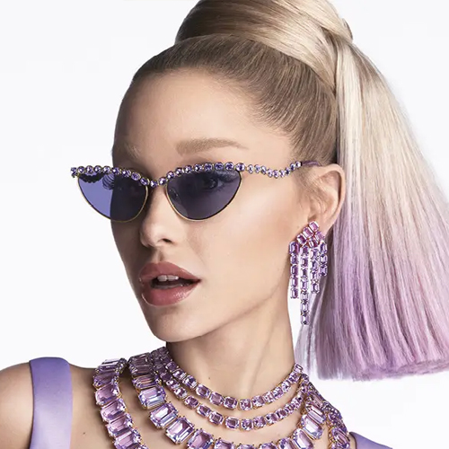 施华洛世奇携手全球品牌代言人Ariana Grande 焕耀发布2025春夏广告大片